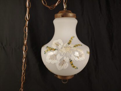 VTG MCM 17" Frosted Swag Lamp Handpainted Floral White Glass Chic Shabby Retro - Image 4