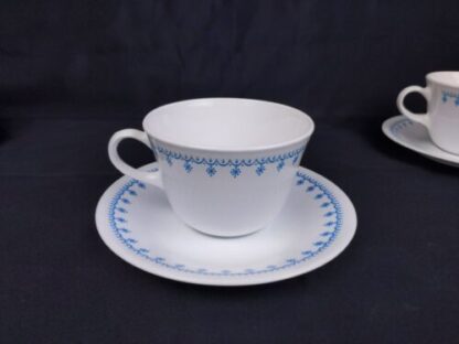 VTG Corelle Blue Snowflake Garland Set Of 4 Coffee Tea Cups & Saucers 8 Piece - Image 4