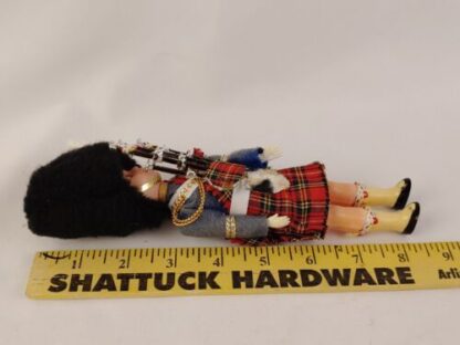 VTG 8.5" Scottish Doll Tartan Bagpipes Kilt Sleepy Eyes Hard Plastic In Tube Blk - Image 4